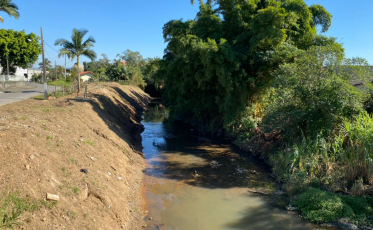 Mais de 20 quilômetros de rios desassoreados em 2021 em Criciúma