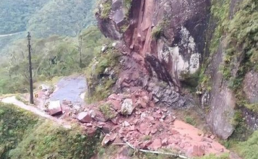 Sem previsão de liberação da pista na Serra do Corvo Branco