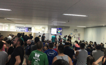 Mais um dia de longas filas na Ciretran