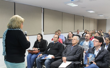 Intervalos e jornada de trabalho são discutidos em encontro
