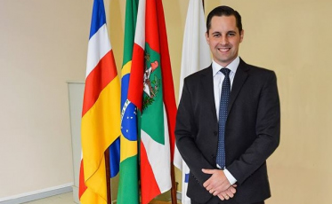 Assédio e dirigir embriagado são crimes, lembra advogado