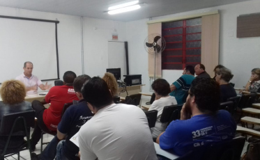 Professores se manifestam contra edital dos ACTs