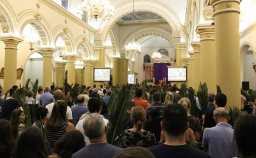 Catedral repleta na abertura da Semana Santa