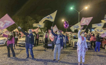 Evento drive-in do Outubro Rosa marca a campanha Frigo e Élzio