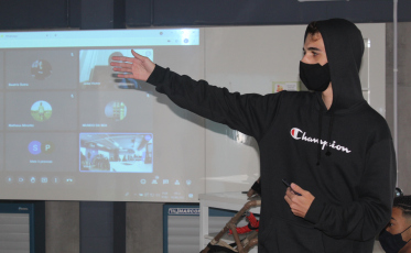 Alunos da Escola S doam cadeiras de rodas pets para Rede do Bem