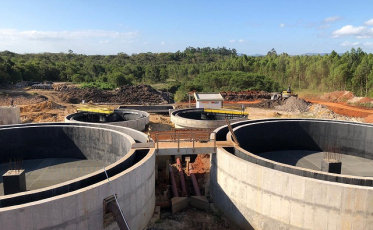 Casan vistoria obras na Estação de Tratamento de Esgoto do Bairro Demboski 