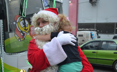 Voluntários fazem a diferença no Expresso Natalino