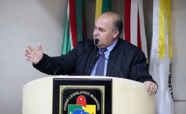 Vereador questiona superlotação de ônibus escolar