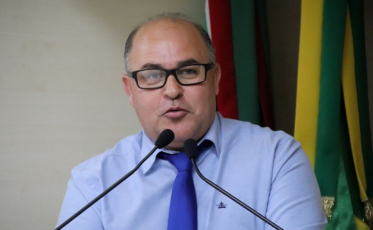 Vereador questiona cheiro e pombos no São Luiz