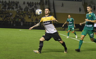 Tigre indefinido para enfrentar o Vitória