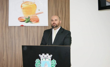 Vereador comemora vinte anos no mesmo partido