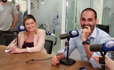 Eduardo agradece Júlia por vitória contra a Época (VÍDEO)