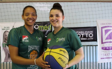 Ex-atletas de Criciúma contam experiências no basquete dos EUA