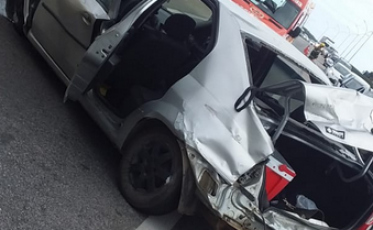 Imbituba: Jovem é ejetada para fora de veículo em capotamento