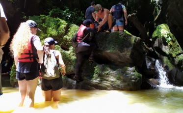 Grupo Movimento, de Siderópolis, trilha em cânion de Bom Retiro