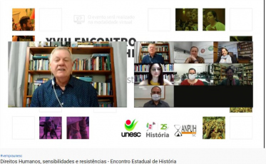 Professores, estudantes, pesquisadores e profissionais da História reunidos