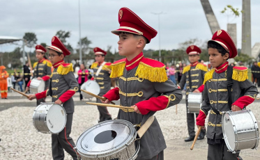 3° Encontro de Bandas e Fanfarras reúne estudantes e comunidade em Criciúma