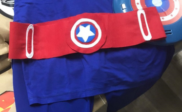 SENAI de Criciúma entrega roupas de super-heróis à Casa Guido