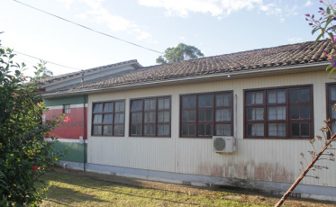 A única escola municipal de madeira de Criciúma