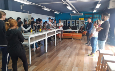 Alunos da Escola S de Criciúma desenvolvem cadeiras de rodas para pets