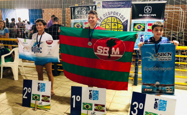 Natação da S.R. Mampituba/FME Criciúma conquista 14 medalhas em Estadual