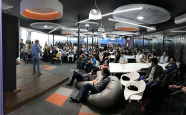 Evento da Acate reúne startups e grandes empresas para soluções de desafios