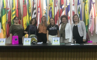 Juíza de Sombrio defende tecnologia para agilizar adoções