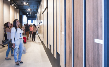 Eliane e seus lançamentos na Expo Revestir