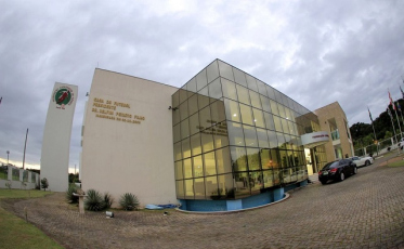 Federação Catarinense de Futebol suspende expediente por tempo indeterminado