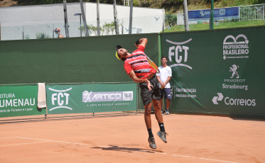 24 tenistas criciumenses participam de torneios em Blumenau