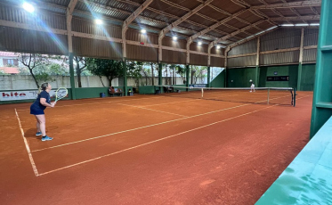 Decisão em quadra: finais do T&F Experience Tênis agitam domingo em Tubarão