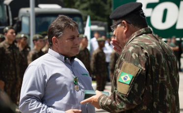 Fontanella Transportes recebe a medalha do Exército Brasileiro