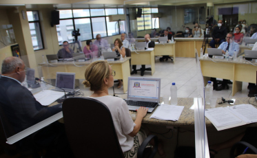 Projetos do Executivo são aprovados em sessão extraordinária na Câmara de Criciúma