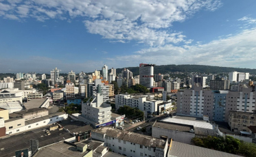 Calor acima dos 30°C e chuva no fim de semana; confira a previsão do tempo