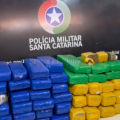 Mulher é presa com 40 quilos de maconha em Criciúma e diz que receberia R$ 1 mil pelo transporte