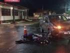Acidente entre carro e moto deixa motociclista ferido em Tubarão