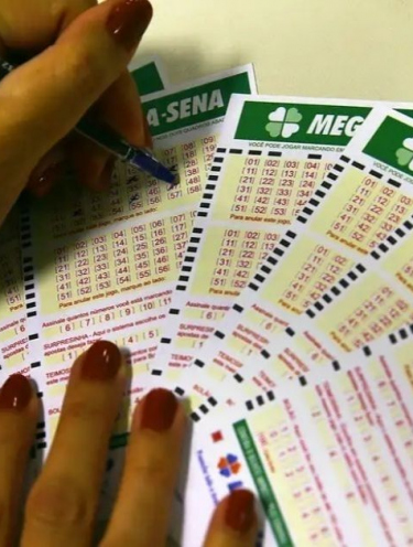 Apostadores de Santa Catarina levam mais de R$ 380 mil na Mega-Sena