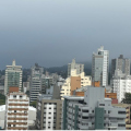 Após calor de 36°C, tempo muda e traz chuva ao Sul de SC
