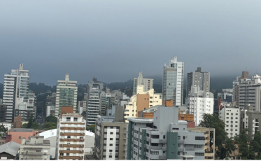 Após calor de 36°C, tempo muda e traz chuva ao Sul de SC