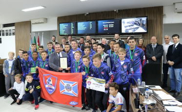 Atletas recebem moção de aplausos na Câmara de Içara