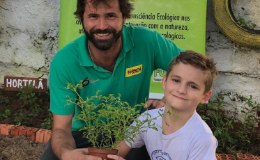 Farben participa de implantação de horta escolar