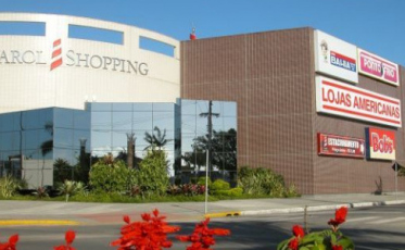 Bandidos armados invadem loja no Farol Shopping