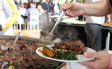 Nossa Casa prepara mais uma Feijoada Mágica