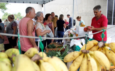 Feira da Agricultura Familiar mobiliza o Paço