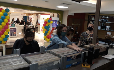 Feira de Vinil marca fim de semana no Shopping Della