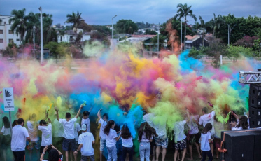 Novidade na programação, festa das cores colore o domingo de Vinde e Vede