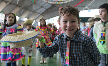 Festa Julina do Colégio Satc reúne famílias neste sábado (5)