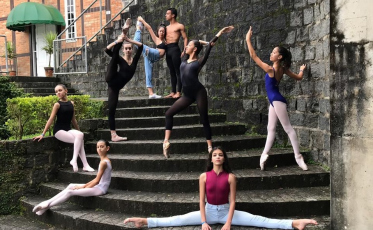 Bailarina de Içara alcança bom desempenho em Timbó