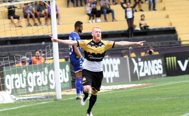 Foguinho e Victor Guilherme na seleção do Catarinense
