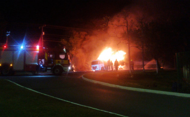 Caminhão pega fogo na SC-108